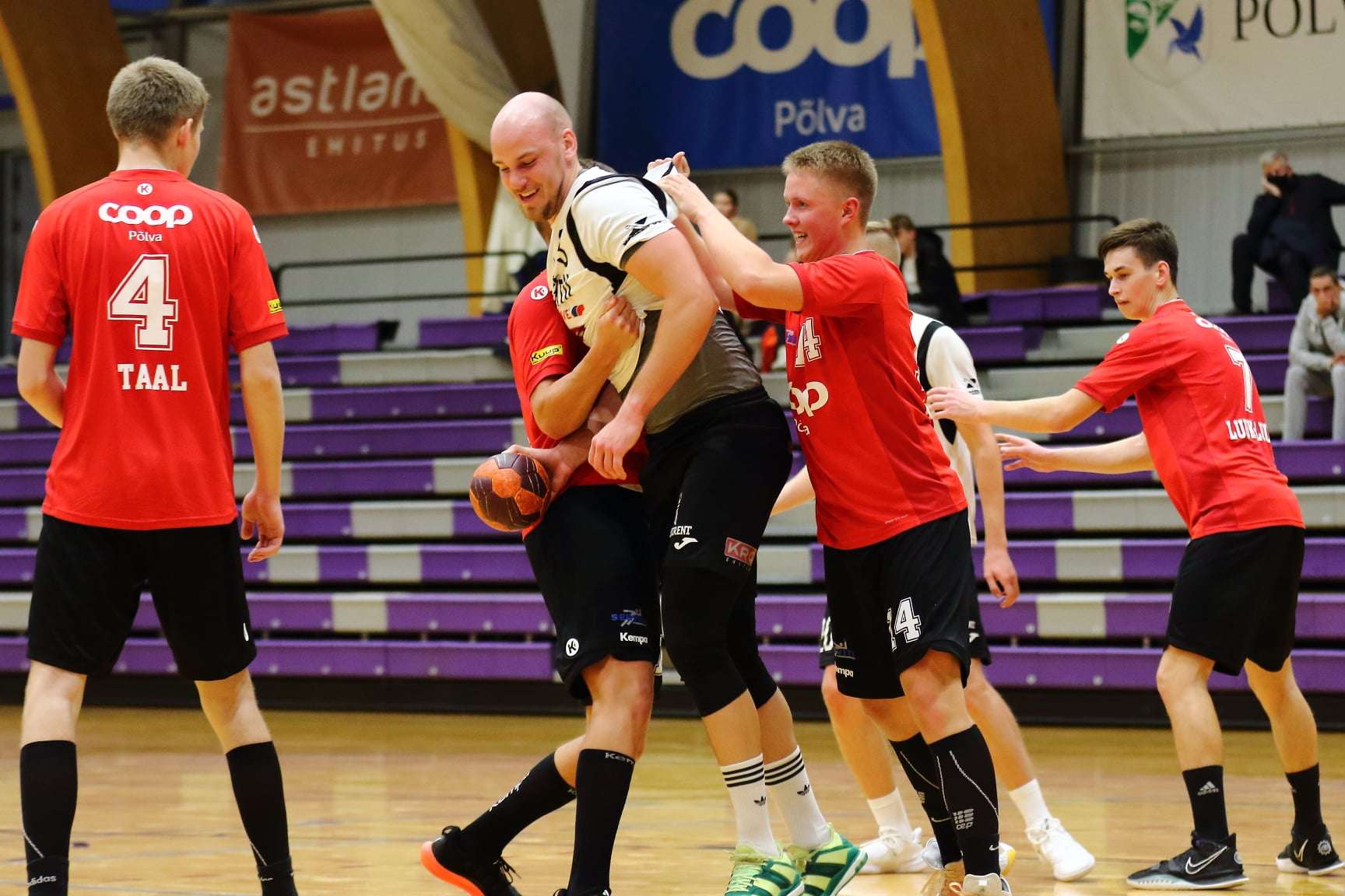 245349361_4099077770196823_6618828126852572788_n